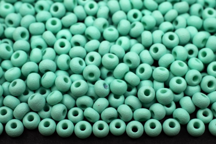 Бисер чешский PRECIOSA круглый 8/0 22m16 матовый светло-зеленый, PermaLux, 50г Бисер чешский PRECIOSA круглый 8/0 22m16 матовый светло-зеленый, PermaLux, 50г