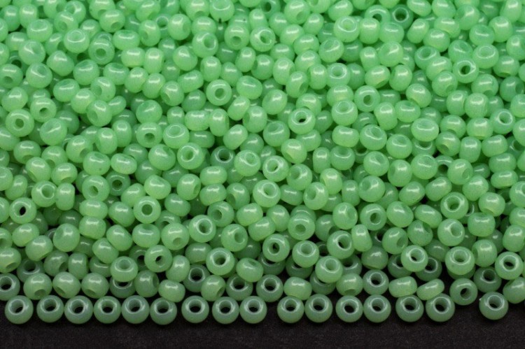 Бисер чешский PRECIOSA круглый 10/0 02161 зеленый непрозрачный, 1 сорт, 50г Бисер чешский PRECIOSA круглый 10/0 02161 зеленый непрозрачный, 1 сорт, 50г
