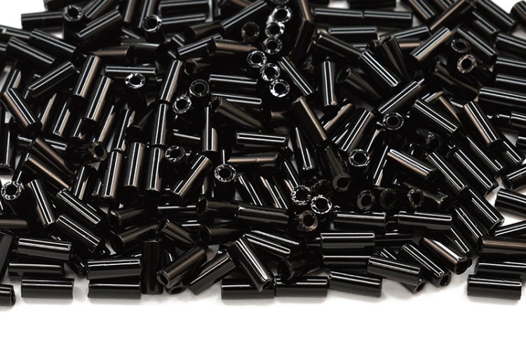 Бисер японский TOHO Bugle стеклярус 4,5мм #0049 черный, непрозрачный, 5 грамм Бисер японский TOHO Bugle стеклярус 4,5мм #0049 черный, непрозрачный, 5 грамм