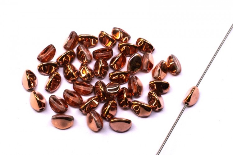Бусины Pinch beads 5х3мм, отверстие 0,8мм, цвет 00030/27101 прозрачный/золотой, 755-031, 10г (около 117шт) Бусины Pinch beads 5х3мм, отверстие 0,8мм, цвет 00030/27101 прозрачный/золотой, 755-031, 10г (около 117шт)