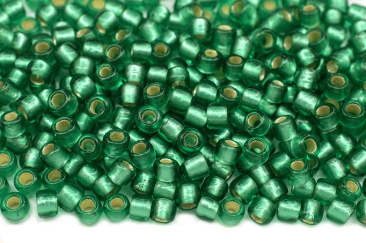 Бисер японский TOHO круглый 8/0 #0024BF темный перидот матовый, серебряная линия внутри, 10 грамм Бисер японский TOHO круглый 8/0 #0024BF темный перидот матовый, серебряная линия внутри, 10 грамм