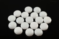 Бусины Candy beads 12мм, два отверстия 1мм, цвет 02010 белый непрозрачный, 705-035, около 10г (около 8шт)