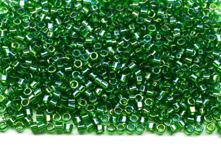 Бисер японский MIYUKI Delica цилиндр 11/0 DB-0152 зеленый, прозрачный радужный, 5 грамм Бисер японский MIYUKI Delica цилиндр 11/0 DB-0152 зеленый, прозрачный радужный, 5 грамм