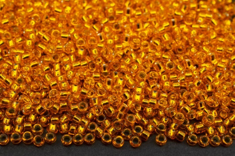 Бисер японский TOHO круглый 15/0 #0030 светлый гиацинт, серебряная линия внутри, 10 грамм Бисер японский TOHO круглый 15/0 #0030 светлый гиацинт, серебряная линия внутри, 10 грамм