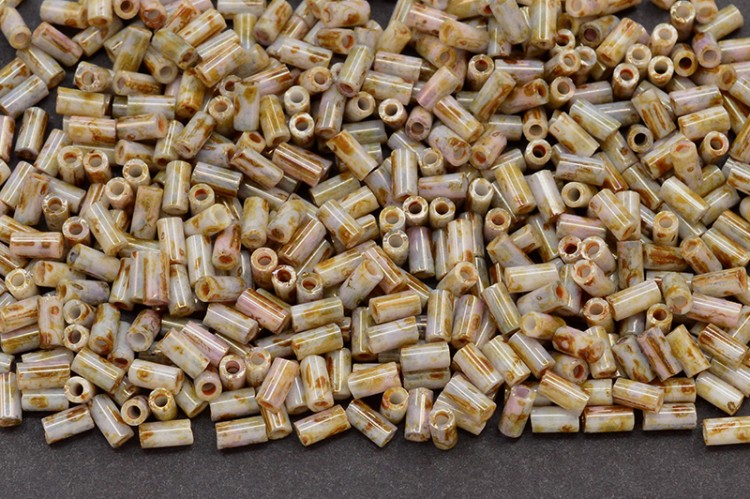 Бисер японский TOHO Bugle стеклярус 3мм #Y185 hybrid глянцевый роза/дымчатый топаз, 5 грамм Бисер японский TOHO Bugle стеклярус 3мм #Y185 hybrid глянцевый роза/дымчатый топаз, 5 грамм