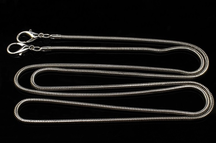Цепочка-шнурок для сумки 120см с карабинами, цвет серебро, железо, 1006-046, 1шт Цепочка-шнурок для сумки 120см с карабинами, цвет серебро, железо, 1006-046, 1шт