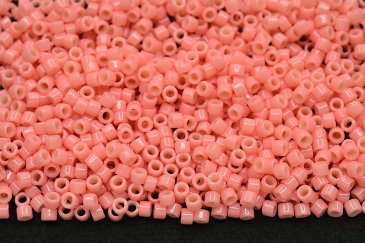 Бисер японский MIYUKI Delica цилиндр 11/0 DB-2113 личи, непрозрачный Duracoat, 5 грамм Бисер японский MIYUKI Delica цилиндр 11/0 DB-2113 личи, непрозрачный Duracoat, 5 грамм