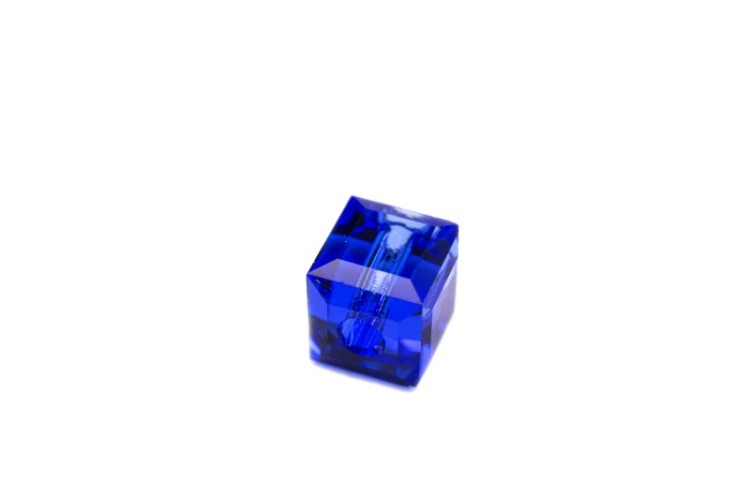 Бусина куб Swarovski 5601 #296 4мм Majestic Blue, 5601-4-296, 1шт Бусина куб Swarovski 5601 #296 4мм Majestic Blue, 5601-4-296, 1шт