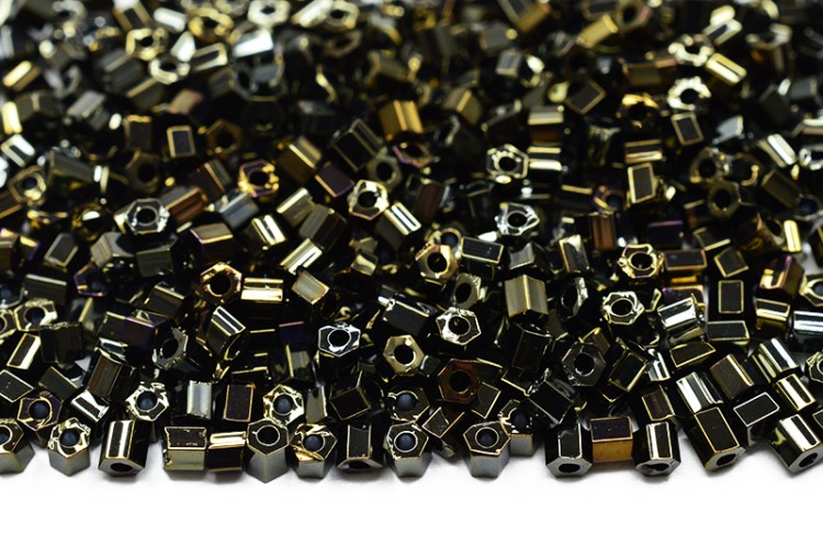 Бисер японский TOHO Hexagon шестиугольный 11/0 #0083 коричневый, металлизированный ирис, 5 грамм Бисер японский TOHO Hexagon шестиугольный 11/0 #0083 коричневый, металлизированный ирис, 5 грамм