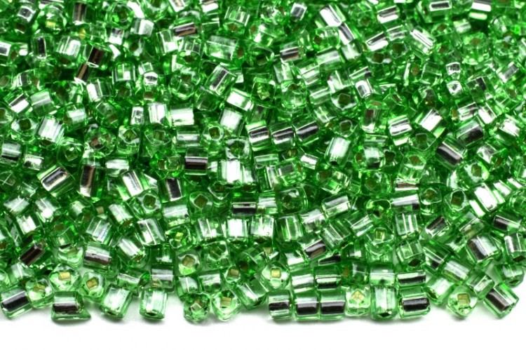 Бисер чешский PRECIOSA кубический 2х2мм 78661 зеленый, серебряная линия внутри, 50г Бисер чешский PRECIOSA кубический 2х2мм 78661 зеленый, серебряная линия внутри, 50г