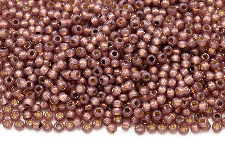 Бисер японский TOHO круглый 11/0 #PF2114 Permanent Finish молочный мускатный орех, серебряная линия внутри, 10 грамм Бисер японский TOHO круглый 11/0 #PF2114 Permanent Finish молочный мускатный орех, серебряная линия внутри, 10 грамм