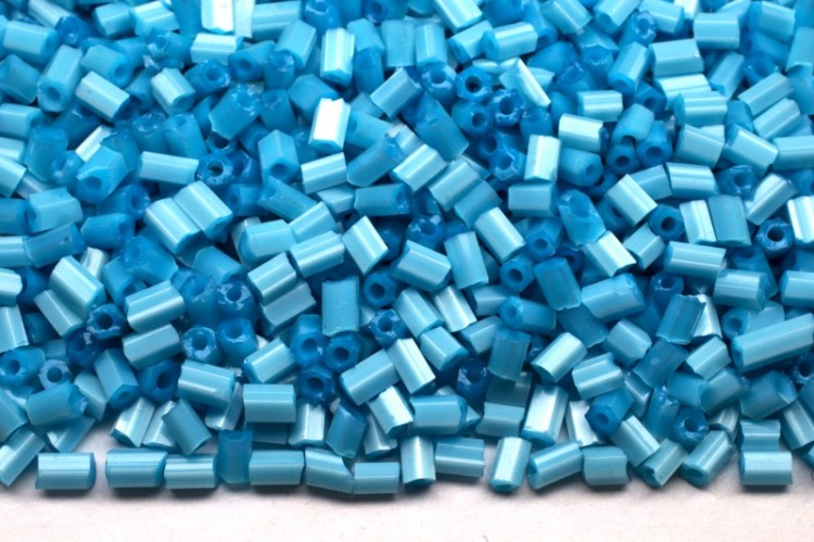 Сатиновая рубка размер 11/0, цвет 0043 голубой непрозрачный, 450г Сатиновая рубка размер 11/0, цвет 0043 голубой непрозрачный, 450г