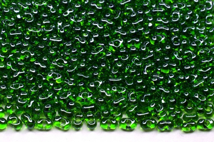 Бисер чешский PRECIOSA Фарфаль 2х4мм, 56120 зеленый прозрачный, блестящий, 50г Бисер чешский PRECIOSA Фарфаль 2х4мм, 56120 зеленый прозрачный, блестящий, 50г