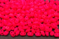 Бусины MiniDuo 2х4мм, отверстие 0,7мм, цвет 02010/25123 розовый неон матовый, 707-036, 5г (около 115шт)