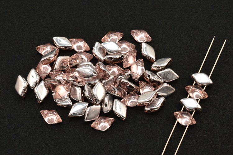 Бусины GemDuo 8х5мм, отверстие 0,8мм, цвет 70120/27002 Backlit Rosaline, 709-072, 10г (около 64шт) Бусины GemDuo 8х5мм, отверстие 0,8мм, цвет 70120/27002 Backlit Rosaline, 709-072, 10г (около 64шт)