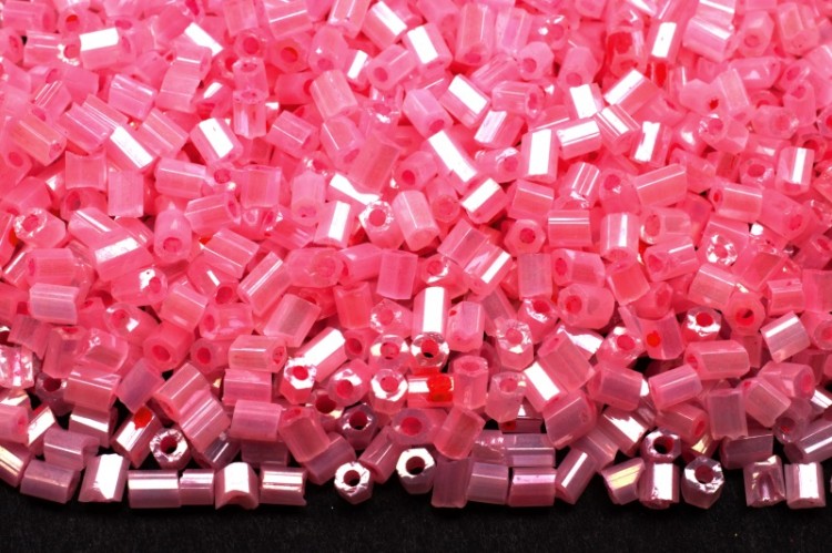 Бисер китайский рубка размер 11/0, цвет 0145 розовый непрозрачный, блестящий, 450г Бисер китайский рубка размер 11/0, цвет 0145 розовый непрозрачный, блестящий, 450г