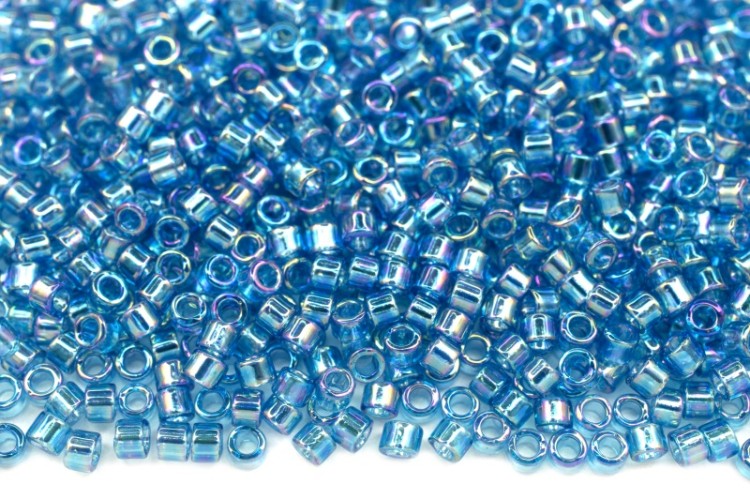 Бисер японский MIYUKI Delica цилиндр 11/0 DB-0177 аквамарин, прозрачный радужный, 5 грамм Бисер японский MIYUKI Delica цилиндр 11/0 DB-0177 аквамарин, прозрачный радужный, 5 грамм