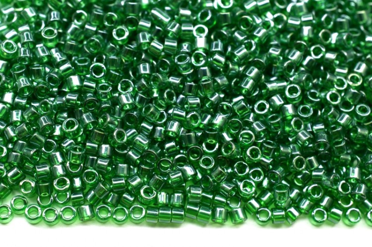 Бисер японский MIYUKI Delica цилиндр 11/0 DB-1889 зеленый, глянцевый прозрачный, 5 грамм Бисер японский MIYUKI Delica цилиндр 11/0 DB-1889 зеленый, глянцевый прозрачный, 5 грамм