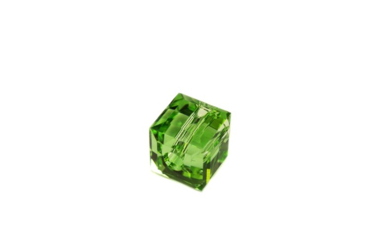 Бусина куб Swarovski 5601 #214 4мм Peridot, 5601-4-214, 1шт Бусина куб Swarovski 5601 #214 4мм Peridot, 5601-4-214, 1шт