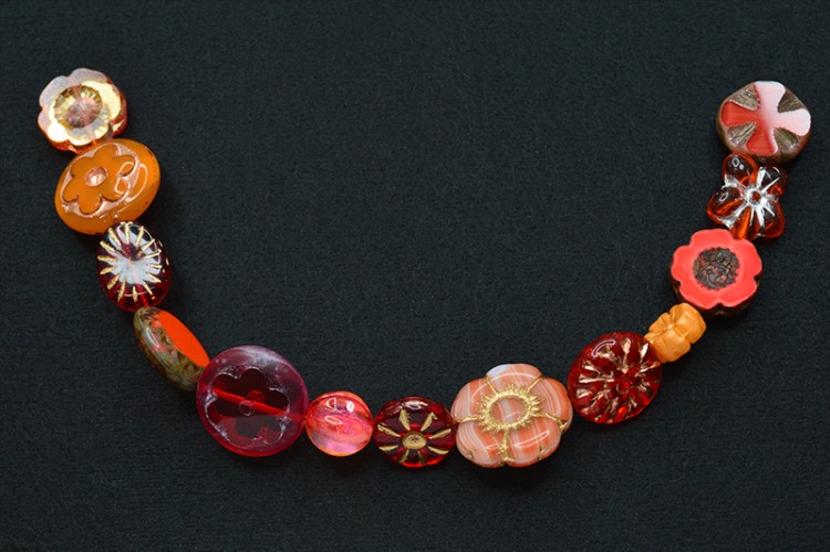 Бусина Микс Цветы 9-18х9-18х4-9мм, цвет оранжевый, стеклянная, 735-041, 1 нить (13шт) Бусина Микс Цветы 9-18х9-18х4-9мм, цвет оранжевый, стеклянная, 735-041, 1 нить (13шт)