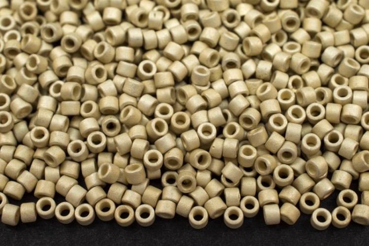 Бисер японский MIYUKI Delica цилиндр 11/0 DB-0335 серебро, матовый гальванизированный, 5 грамм Бисер японский MIYUKI Delica цилиндр 11/0 DB-0335 серебро, матовый гальванизированный, 5 грамм