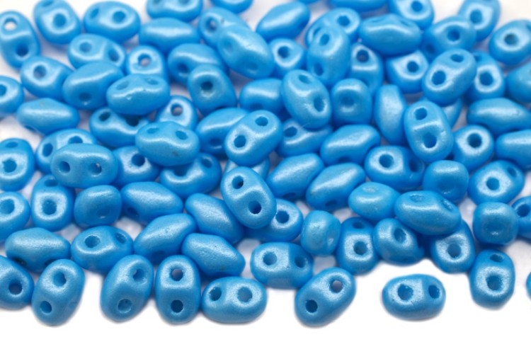 Бусины MiniDuo 2х4мм, отверстие 0,7мм, цвет 02010/24008 голубой непрозрачный жемчужный, 707-031, 5г (около 115шт) Бусины MiniDuo 2х4мм, отверстие 0,7мм, цвет 02010/24008 голубой непрозрачный жемчужный, 707-031, 5г (около 115шт)