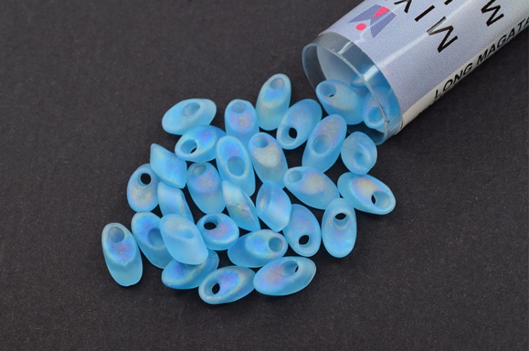 Бисер японский MIYUKI Long Magatama #0148FR-TB вода, матовый радужный прозрачный, 1 туба (около 8 грамм) Бисер японский MIYUKI Long Magatama #0148FR-TB вода, матовый радужный прозрачный, 1 туба (около 8 грамм)