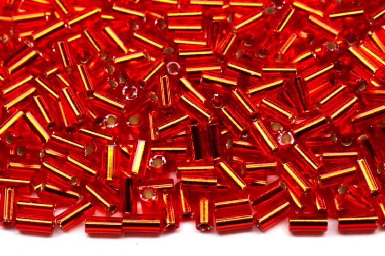 Бисер японский Miyuki Bugle стеклярус 3мм #0010 огненно-красный, серебряная линия внутри, 10 грамм Бисер японский Miyuki Bugle стеклярус 3мм #0010 огненно-красный, серебряная линия внутри, 10 грамм