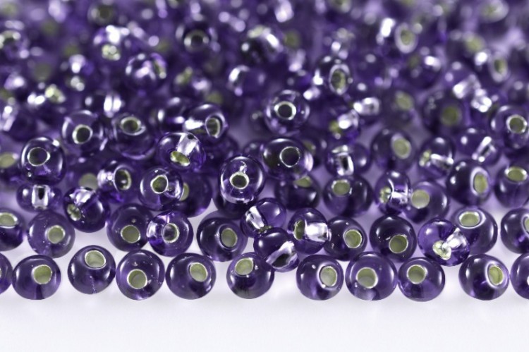 Бисер японский TOHO Magatama 3мм #0039 танзанит, серебряная линия внутри, 5 грамм Бисер японский TOHO Magatama 3мм #0039 танзанит, серебряная линия внутри, 5 грамм