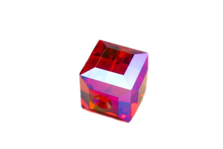 Бусина куб Swarovski 5601 #227 SHIMB 8мм Light Siam Shimmer B, 5601-8-227-963, 1шт Бусина куб Swarovski 5601 #227 SHIMB 8мм Light Siam Shimmer B, 5601-8-227-963, 1шт