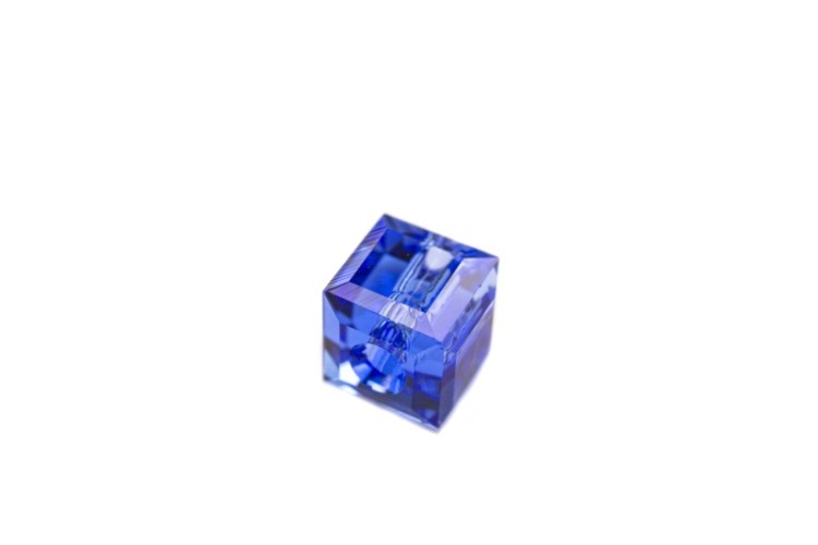 Бусина куб Swarovski 5601 #206 4мм Sapphire, 5601-4-206, 1шт Бусина куб Swarovski 5601 #206 4мм Sapphire, 5601-4-206, 1шт