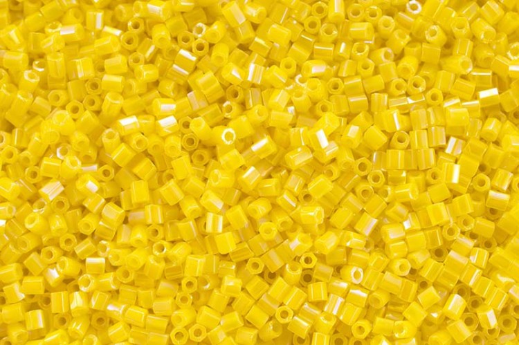 Бисер японский MATSUNO рубка 11/0 2CUT 731R, цвет желтый радужный, 10г Бисер японский MATSUNO рубка 11/0 2CUT 731R, цвет желтый радужный, 10г