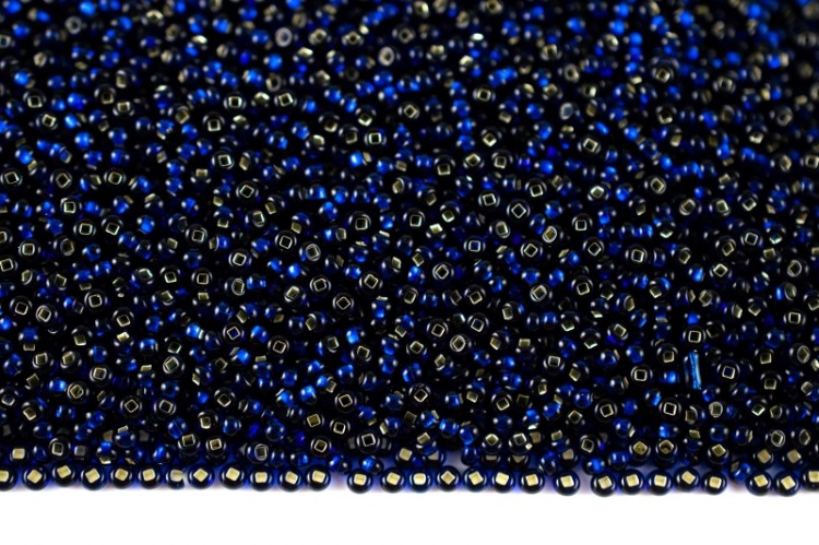 Бисер чешский PRECIOSA круглый 13/0 67100 темно-синий, серебряная линия внутри, квадратное отверстие, 25г Бисер чешский PRECIOSA круглый 13/0 67100 темно-синий, серебряная линия внутри, квадратное отверстие, 25г