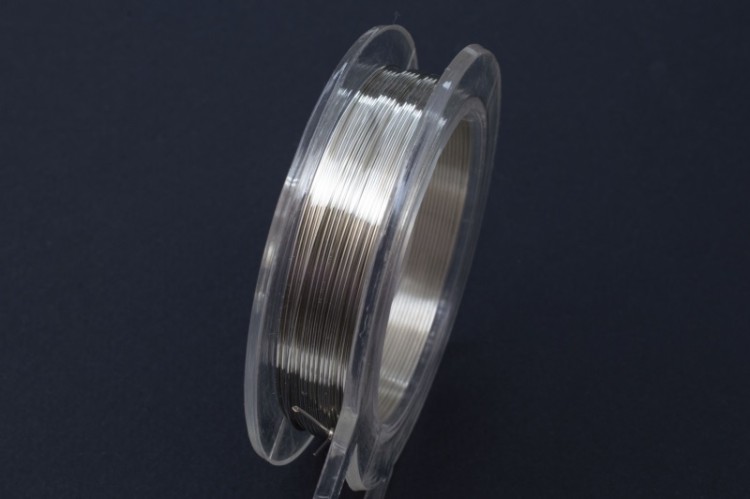 Проволока Artistic Wire 22 Ga (0,64мм), цвет Non Tarnish Silver (не темнеющий серебристый), медь, покрытая серебром, 1009-026, катушка 9,1м Проволока Artistic Wire 22 Ga (0,64мм), цвет Non Tarnish Silver (не темнеющий серебристый), медь, покрытая серебром, 1009-026, катушка 9,1м