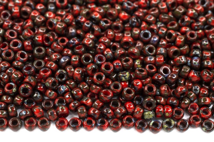 Бисер японский MIYUKI круглый 11/0 #4513 гранатовый красный, непрозрачный пикассо, 10 грамм Бисер японский MIYUKI круглый 11/0 #4513 гранатовый красный, непрозрачный пикассо, 10 грамм