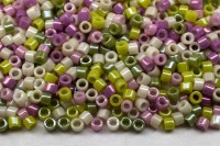 Бисер японский MIYUKI Delica цилиндр 11/0 DB-MIX9024 Antique Roses, 5 грамм