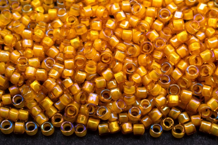 Бисер японский TOHO Treasure цилиндрический 11/0 #0949 нарцисс/желтый, окрашенный изнутри, 5 грамм Бисер японский TOHO Treasure цилиндрический 11/0 #0949 нарцисс/желтый, окрашенный изнутри, 5 грамм