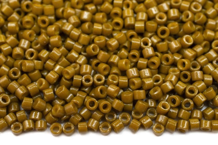 Бисер японский MIYUKI Delica цилиндр 11/0 DB-2141 испанская оливка, непрозрачный Duracoat, 5 грамм Бисер японский MIYUKI Delica цилиндр 11/0 DB-2141 испанская оливка, непрозрачный Duracoat, 5 грамм