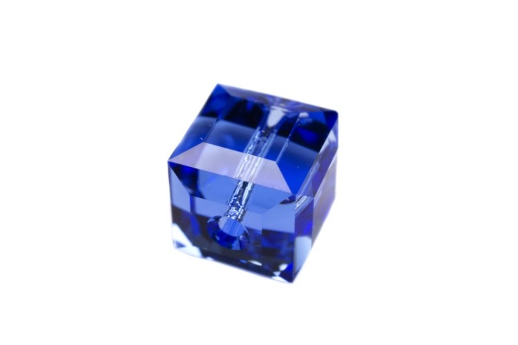 Бусина куб Swarovski 5601 #206 8мм Sapphire, 5601-8-206, 1шт Бусина куб Swarovski 5601 #206 8мм Sapphire, 5601-8-206, 1шт