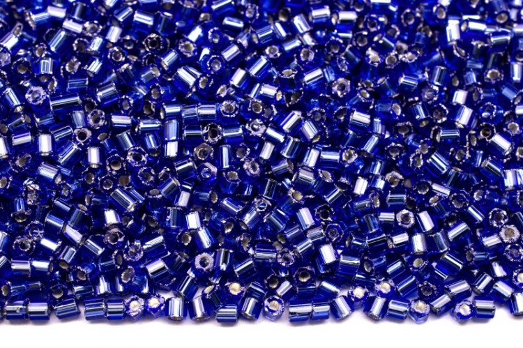 Бисер чешский PRECIOSA рубка 10/0 37050 синий, серебряная линия внутри, 50г Бисер чешский PRECIOSA рубка 10/0 37050 синий, серебряная линия внутри, 50г