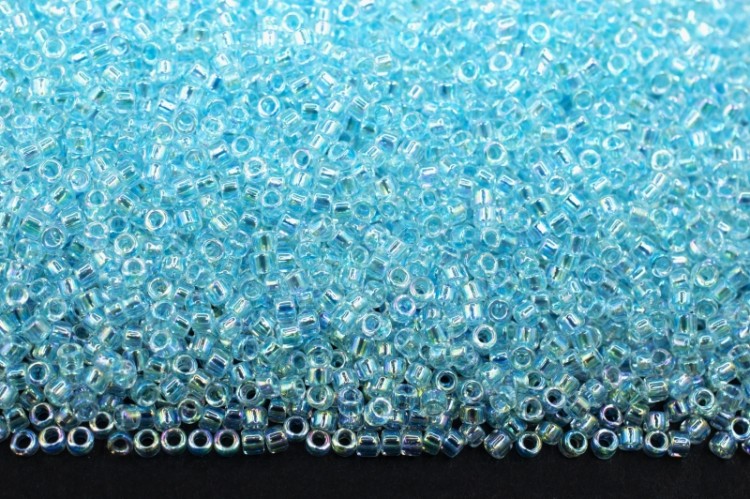 Бисер японский TOHO Treasure цилиндрический 11/0 #0170D вода, радужный прозрачный, 5 грамм Бисер японский TOHO Treasure цилиндрический 11/0 #0170D вода, радужный прозрачный, 5 грамм