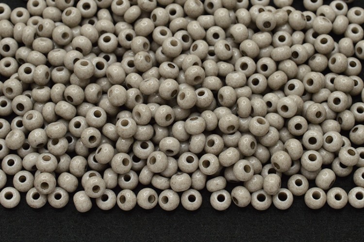 Бисер чешский PRECIOSA круглый 6/0 03141 серый непрозрачный, 50г Бисер чешский PRECIOSA круглый 6/0 03141 серый непрозрачный, 50г