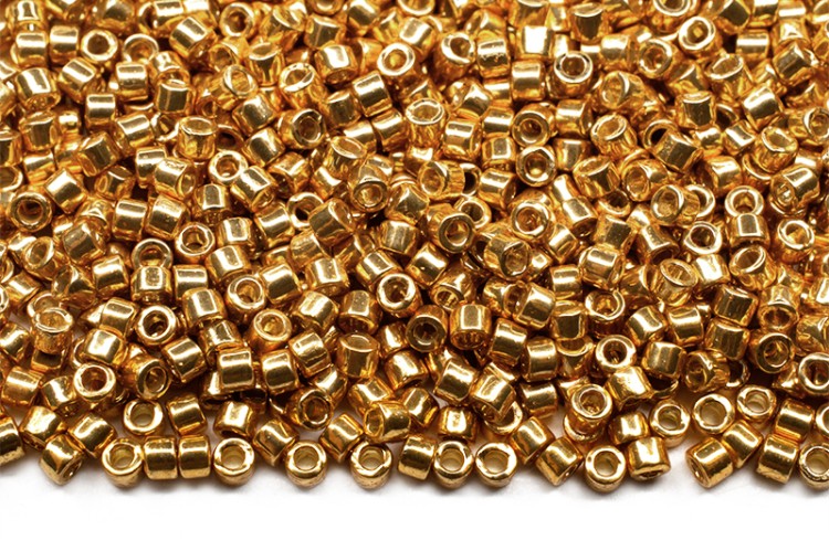 Бисер японский MIYUKI Delica цилиндр 11/0 DB-0031 золото 24К снаружи, 5 грамм Бисер японский MIYUKI Delica цилиндр 11/0 DB-0031 золото 24К снаружи, 5 грамм