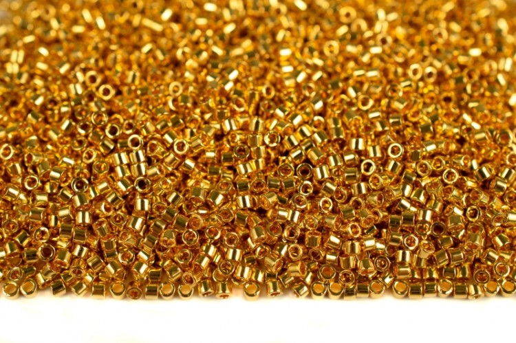 Бисер японский MIYUKI Delica цилиндр 11/0 DB-0031 золото 24К снаружи, 5 грамм Бисер японский MIYUKI Delica цилиндр 11/0 DB-0031 золото 24К снаружи, 5 грамм