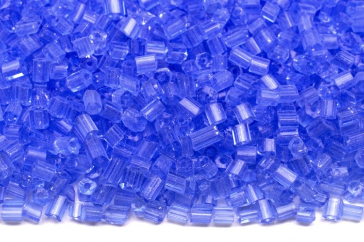 Бисер китайский рубка размер 11/0, цвет 0006 синий прозрачный, 450г Бисер китайский рубка размер 11/0, цвет 0006 синий прозрачный, 450г