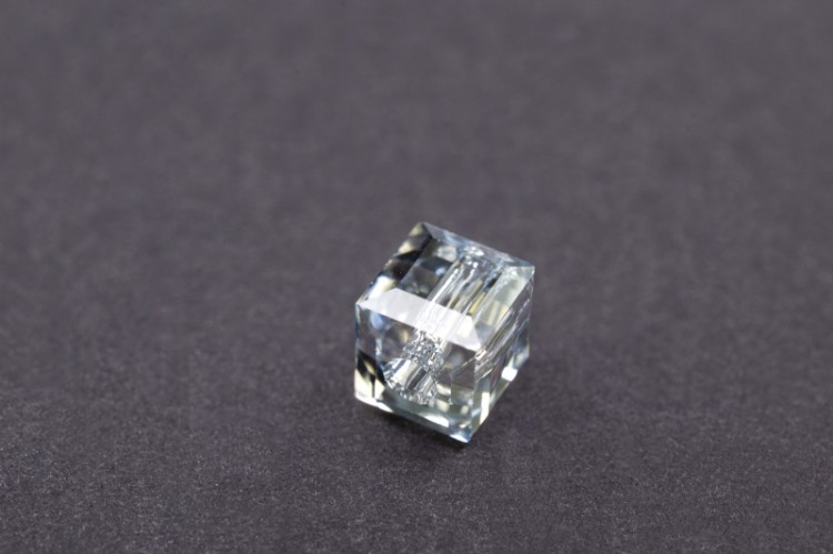 Бусина куб Swarovski 5601 #001 BLSB 4мм Blue Shade B, 5601-4-001-728, 1шт Бусина куб Swarovski 5601 #001 BLSB 4мм Blue Shade B, 5601-4-001-728, 1шт