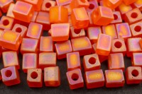Бисер японский Miyuki Cube кубический 4мм #0138FR оранжевый, матовый радужный прозрачный, 10 грамм