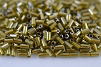 Бисер японский TOHO Bugle стеклярус 3мм #0991 перидот, золотая линия внутри, 5 грамм