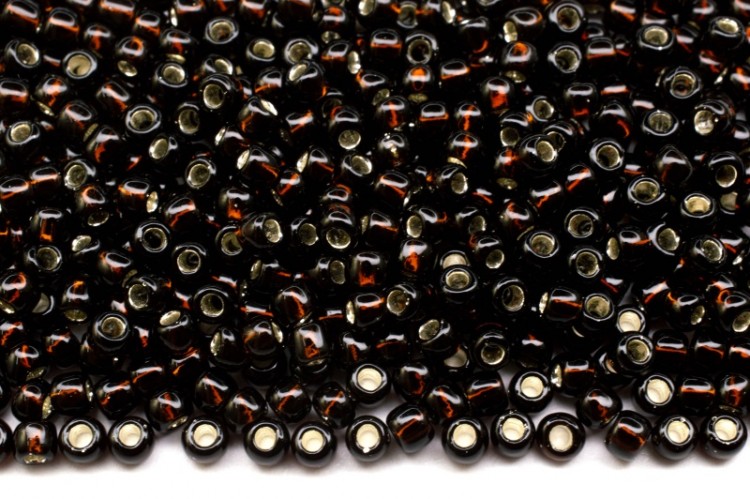 Бисер японский TOHO круглый 11/0 #2205 темное пиво, серебряная линия внутри, 10 грамм Бисер японский TOHO круглый 11/0 #2205 темное пиво, серебряная линия внутри, 10 грамм