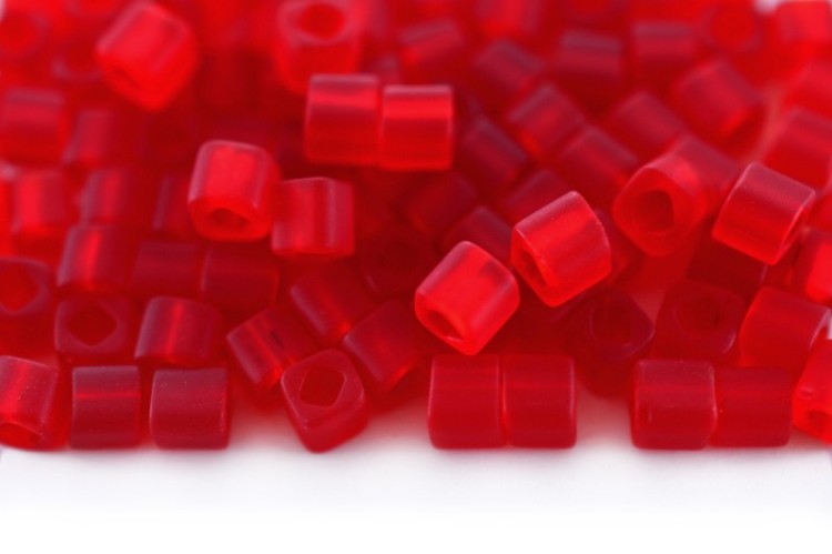 Бисер японский TOHO Cube кубический 4мм #0005BF сиамский рубин, матовый прозрачный, 5 грамм Бисер японский TOHO Cube кубический 4мм #0005BF сиамский рубин, матовый прозрачный, 5 грамм